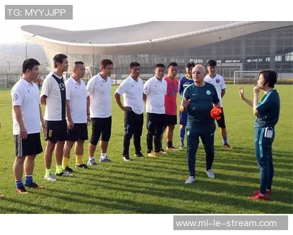 杭州下沙足球热潮兴起青少年培训与业余联赛助力地方足球发展 杭州下沙足球热潮兴起青少年培训与业余联赛助力地方足球发展