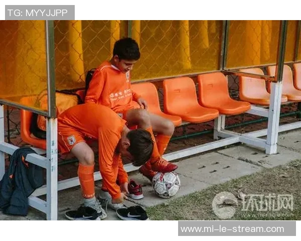 足球场上的专业术语解析助你成为踢球高手的必备指南